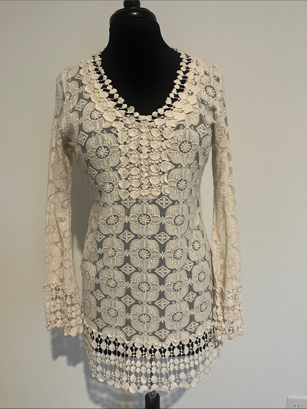 Cream Lace Long-Sleeve tunic/dress